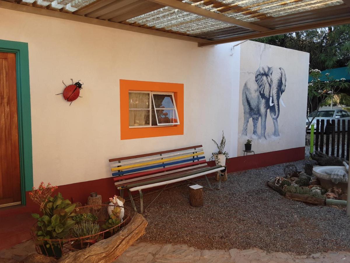 Kai-Oms Backpackers Lodge Outjo Zewnętrze zdjęcie