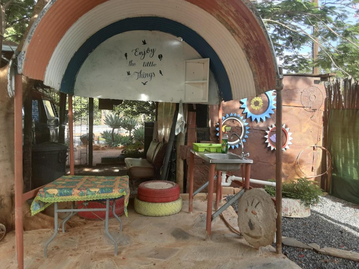 Kai-Oms Backpackers Lodge Outjo Zewnętrze zdjęcie