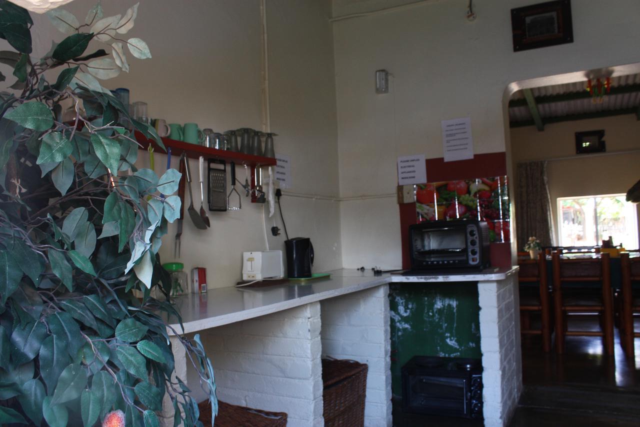 Kai-Oms Backpackers Lodge Outjo Zewnętrze zdjęcie